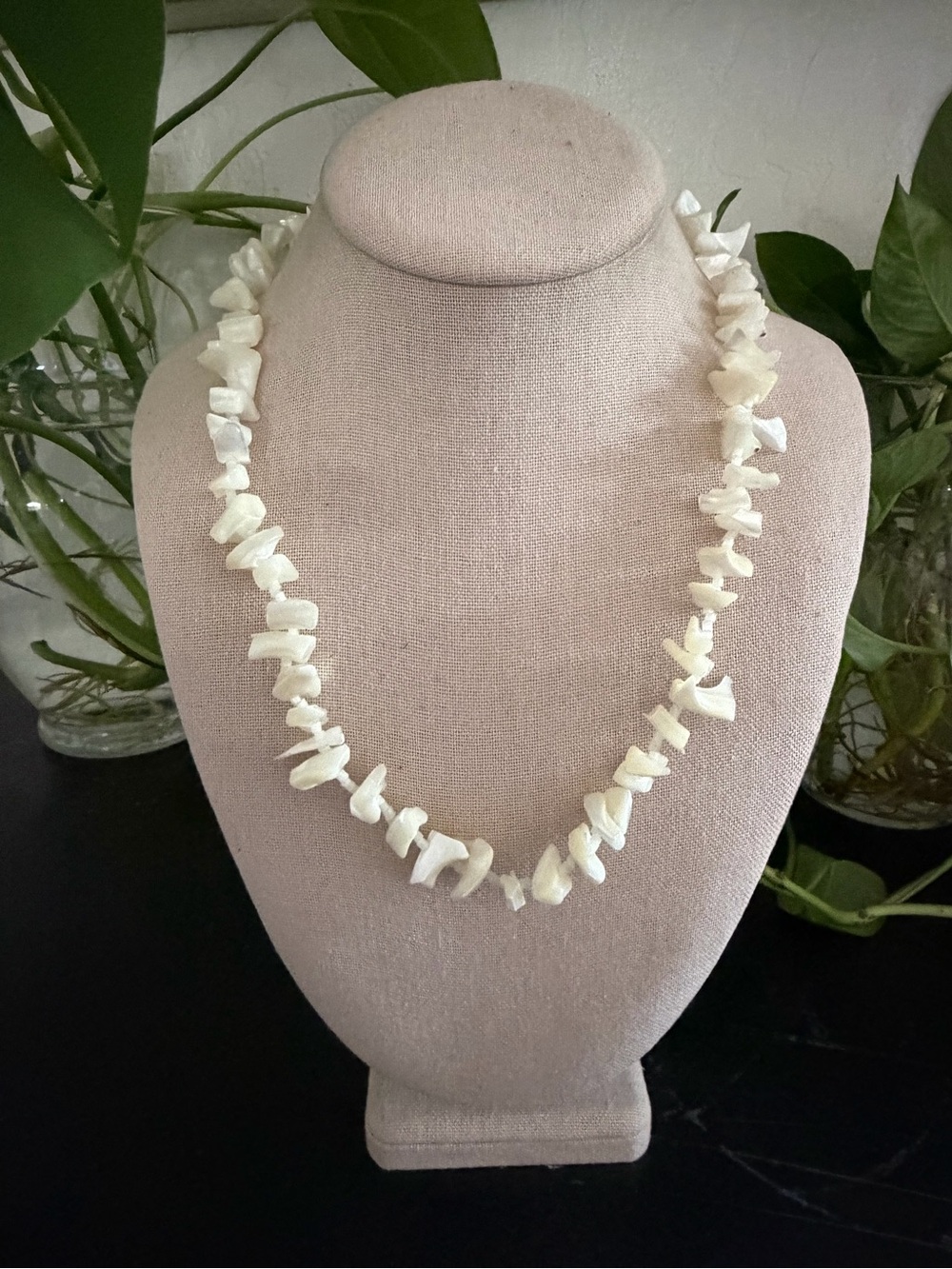 Vintage 60’s Mother of Pearl Shell Chip Necklace